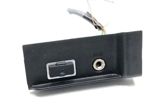 Volvo V60 USB socket connector 31285608