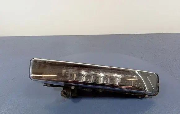 BMW 5 G30 G31 Front fog light 9477171