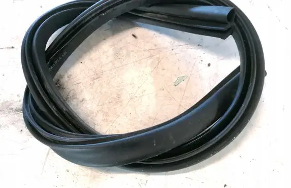 Audi Q2 - Engine compartment rubber 8V0823723