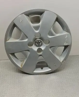 Toyota Corolla E120 E130 R15 wheel hub/cap/trim 4260202200