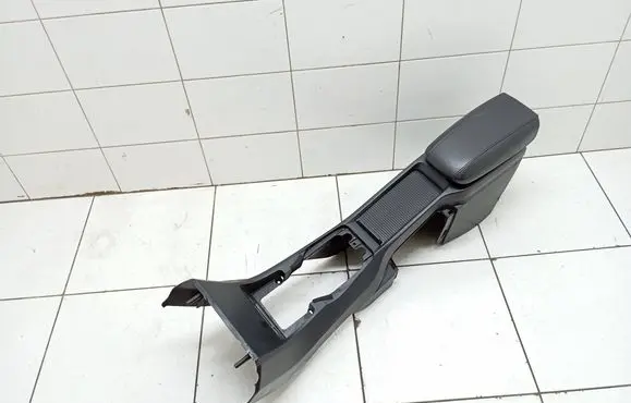 Volvo V40 Center console 31448087 3317696y5tc 08632777