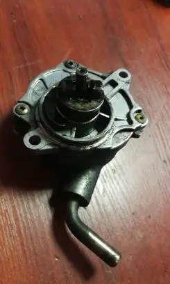 Mercedes-Benz CLK A209 C209 Vacuum pump 6112300065