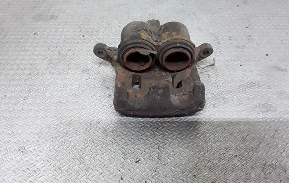 Nissan Pathfinder R51 Front brake caliper