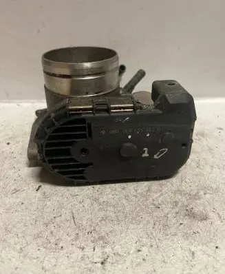 Audi A4 S4 B6 8E 8H Throttle valve 06B133062H