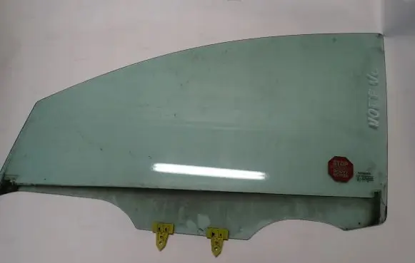 Nissan Note (E11) Sliding door window/glass 