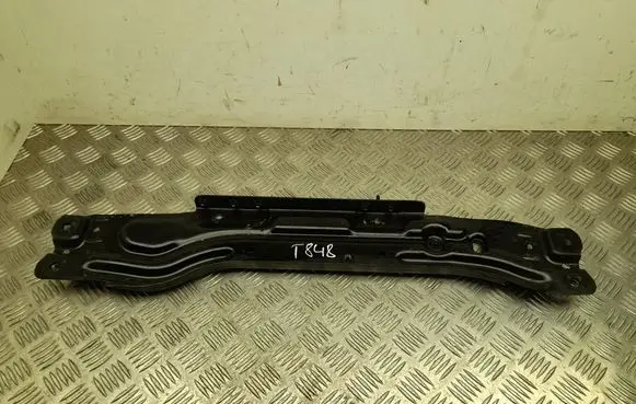 Engine mounting bracket