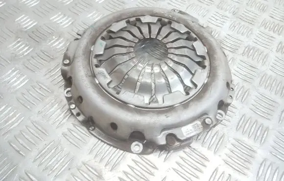 Renault Captur Pressure plate 302056252R