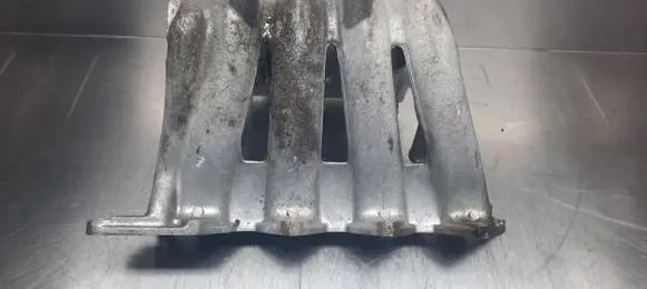 Mitsubishi Carisma Intake manifold