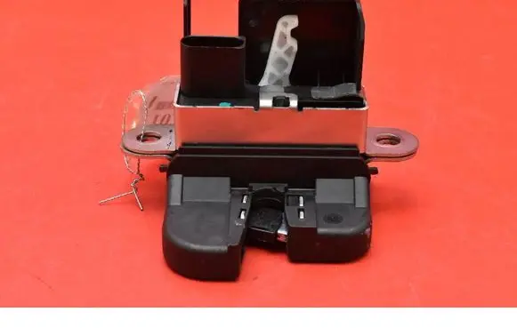 Seat Leon (5F) Tailgate/trunk/boot lock/catch/latch 6010-01-040449P