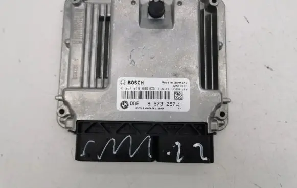 BMW 5 F10 F11 Engine control unit/module 0281019680 8573257