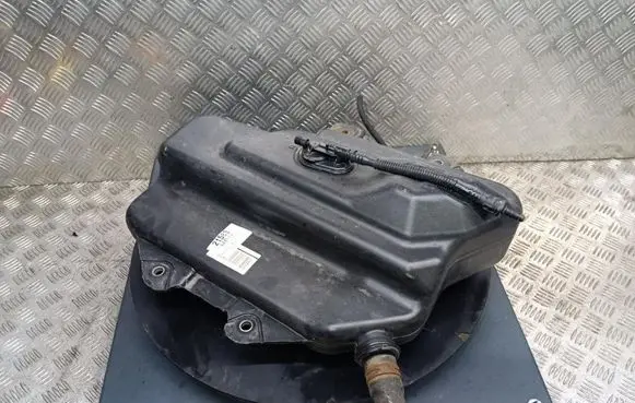 Mercedes-Benz Vito Viano W638 AdBlue liquid reservoir 
