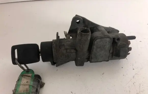 Audi A4 S4 B5 8D Ignition lock 4B0905851B