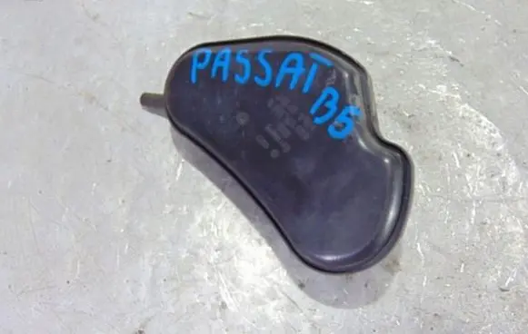 Volkswagen PASSAT B6 Vacuum air tank 