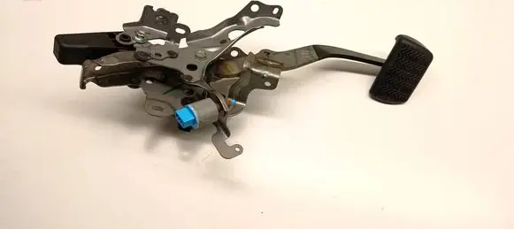 Toyota Yaris Cross Brake pedal 