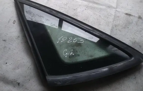 Ford Mondeo MK IV Rear side window as2