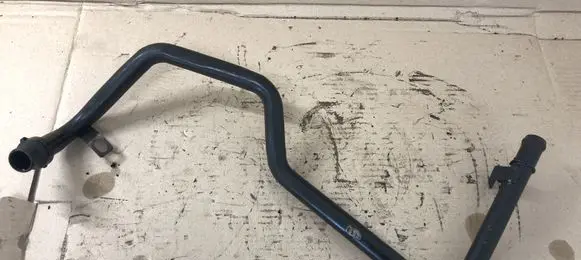 Engine coolant pipe/hose