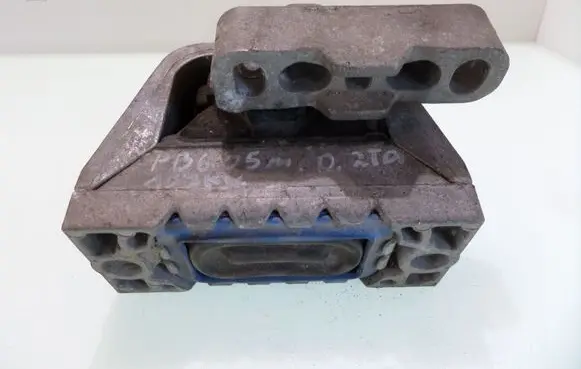 Volkswagen PASSAT B6 Engine mount bracket 1K0199262 3618372