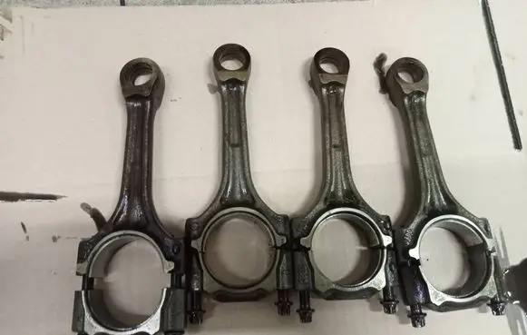 Volkswagen PASSAT B6 Connecting rod/conrod 06d