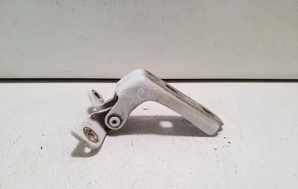 Chevrolet Orlando Rear door lower hinge P11291