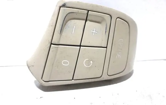 Volvo XC70 Steering wheel buttons/switches 31264949