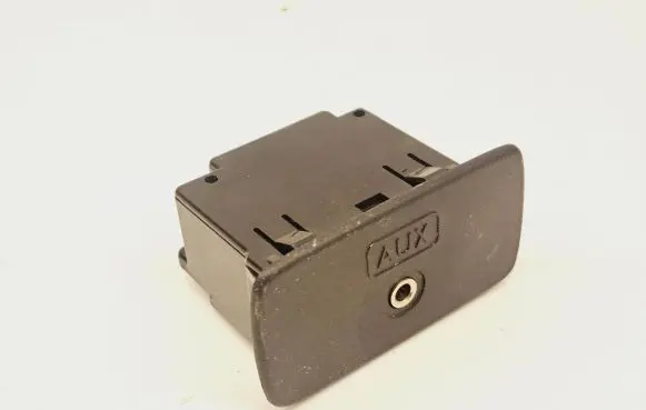 Subaru Outback AUX in-socket connector 