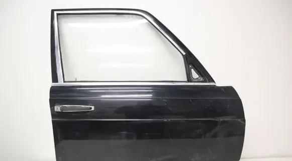 Mercedes-Benz COMPAKT W115 Front door