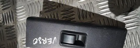 Toyota Corolla Verso AR10 Electric window control switch 742310f030
