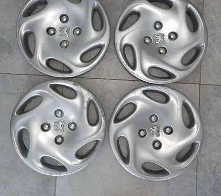 Peugeot 206 R14 wheel hub/cap/trim 9628918177