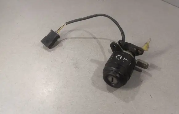Audi 80 90 S2 B4 Tailgate exterior lock VW105138 VW10540 VW10550