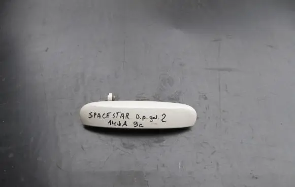 Mitsubishi Space Star Front door exterior handle 5718A472 5922