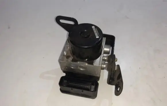 Jeep Grand Cherokee (WK) ABS Pump P68025777AD