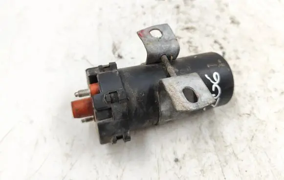 Ford Sierra High voltage ignition coil 0221122031 1220522012