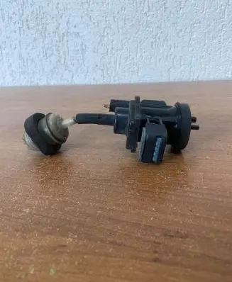 Mercedes-Benz C W203 Turbo solenoid valve A0005450527 E270