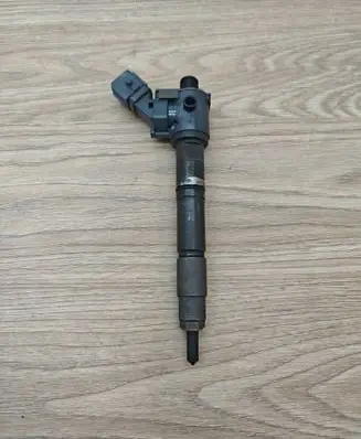 Volvo XC70 Fuel injector 31405404 12R09676 0051