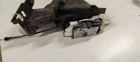 Volvo V40 Front door lock 933446104 31278220 31301426