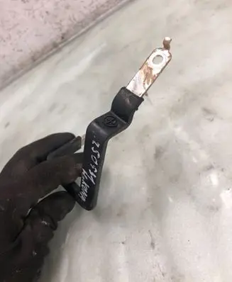 Hyundai Kona II Positive cable (battery) 