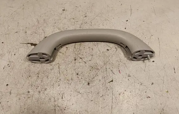 Mitsubishi L200 Rear interior roof grab handle