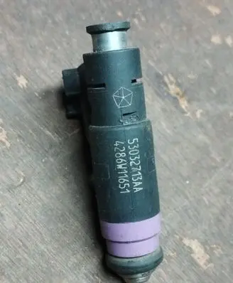 Dodge Durango II Fuel injector 53032713AA