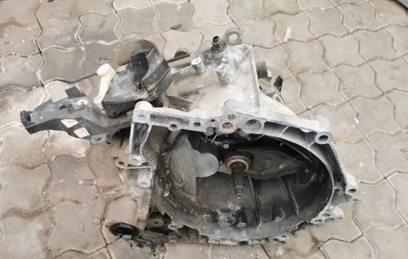 Opel Combo E Manual 6 speed gearbox 9811243810