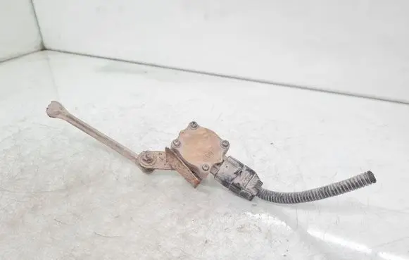 Toyota Avensis T250 Headlight/headlamp level sensor 8282112430 6D03