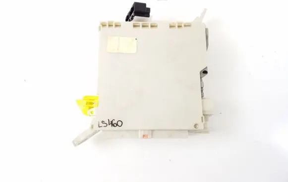 Lexus LS 460 - 600H Fuse module 8273050160