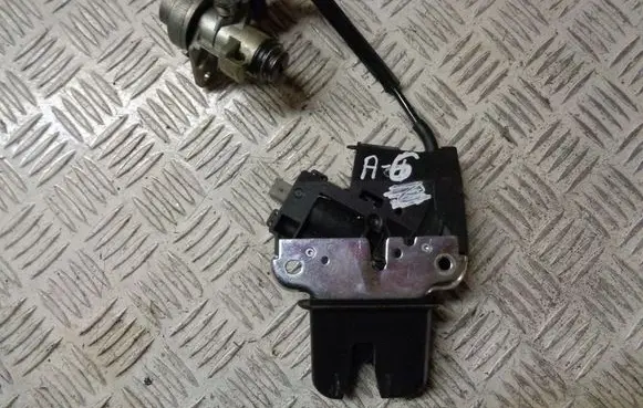 Audi A6 S6 C6 4F Tailgate/trunk/boot lock/catch/latch 4F5827505 4E0827645 4F5827505D