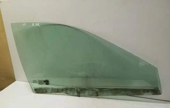 Volvo S40 Front door window glass four-door