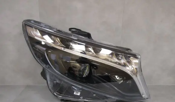 Mercedes-Benz Vito Viano W447 Headlight/headlamp A4479063301