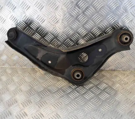 Nissan Qashqai Front lower control arm/wishbone