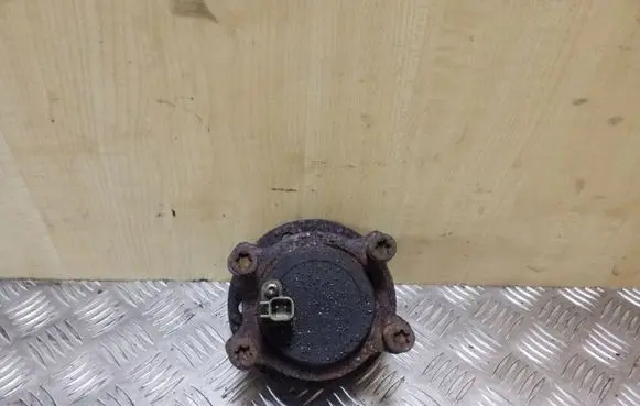 Rear wheel hub