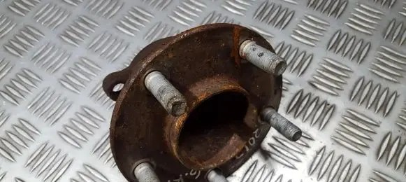 Mazda 6 Rear wheel hub 