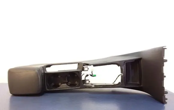 Volvo V50 Center console 8687408