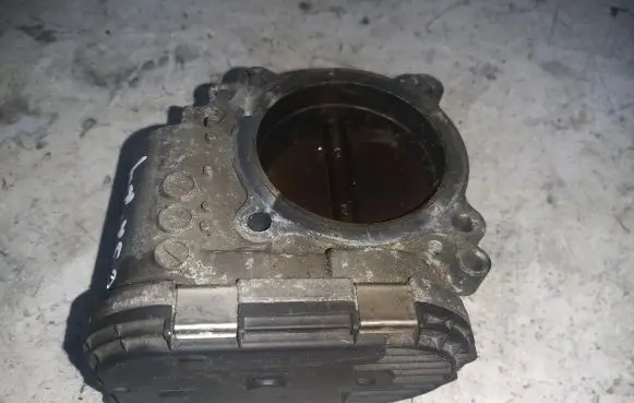 Volvo XC60 Throttle valve 30711552