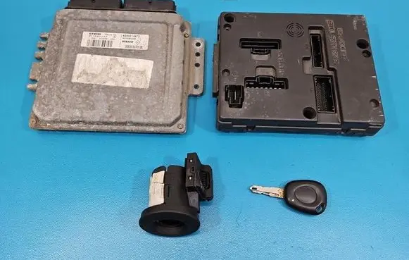 Renault Scenic I Engine control unit/module ECU 8200214973 IMPRK1571257